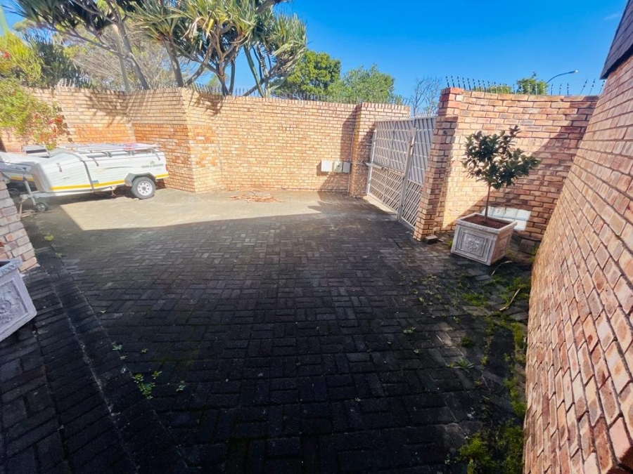 To Let 3 Bedroom Property for Rent in Vincent Eastern Cape